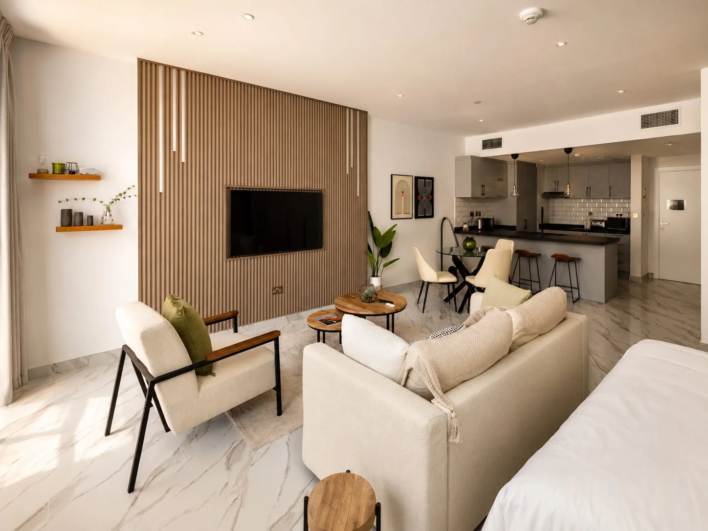 Flexible payment options / Furnished / Vacant