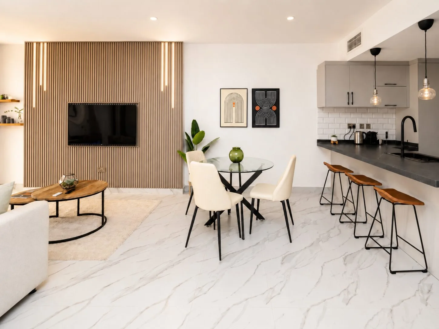 Flexible payment options / Furnished / Vacant