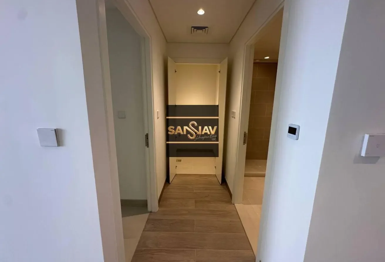 Multiple Cheques | Private Beach Access | High floor