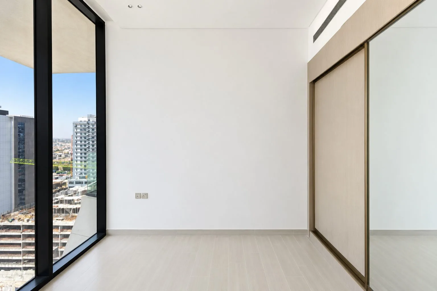 Luxury Smart Home | Private Jacuzzi | Fully Furnished