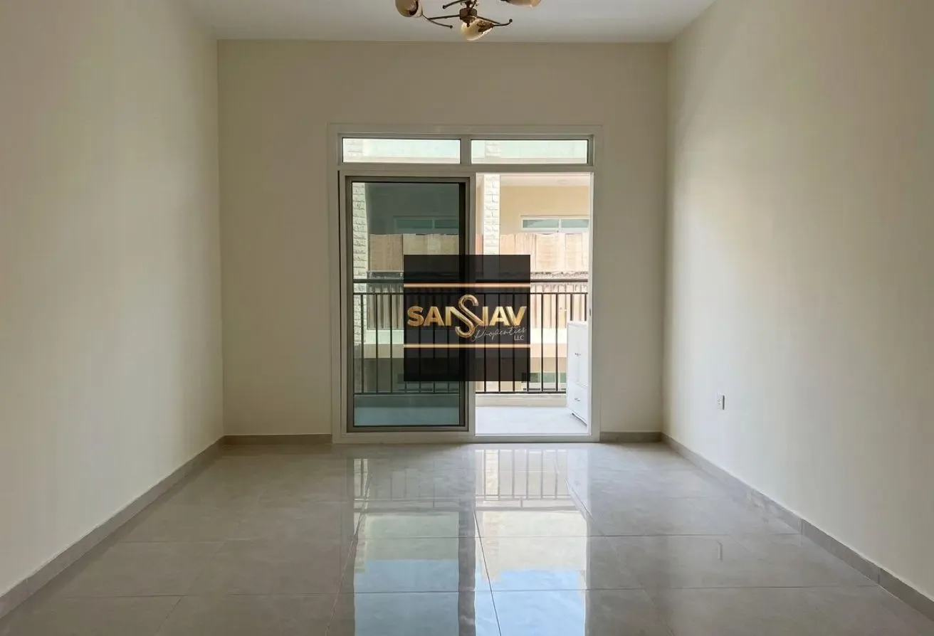 Spacious Studio in May Residence