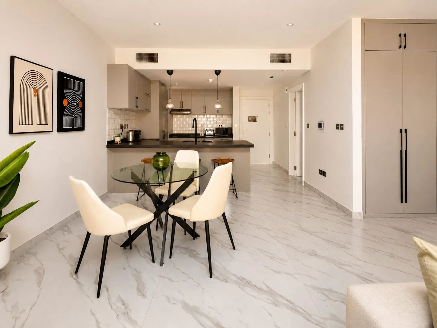 Flexible payment options / Furnished / Vacant