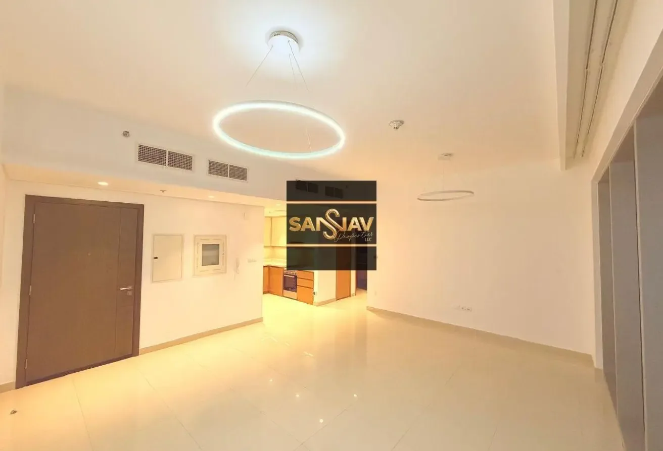 High Floor l Spacious l Vacant I Panoramic Views
