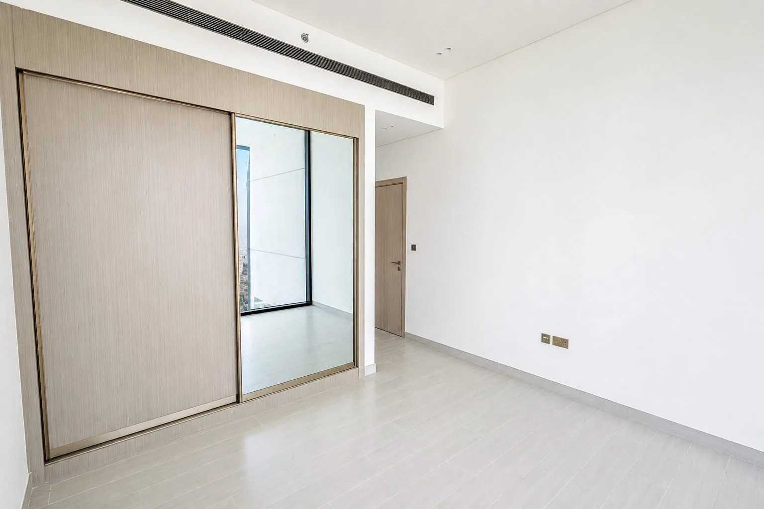 Luxury Smart Home | Private Jacuzzi | Fully Furnished
