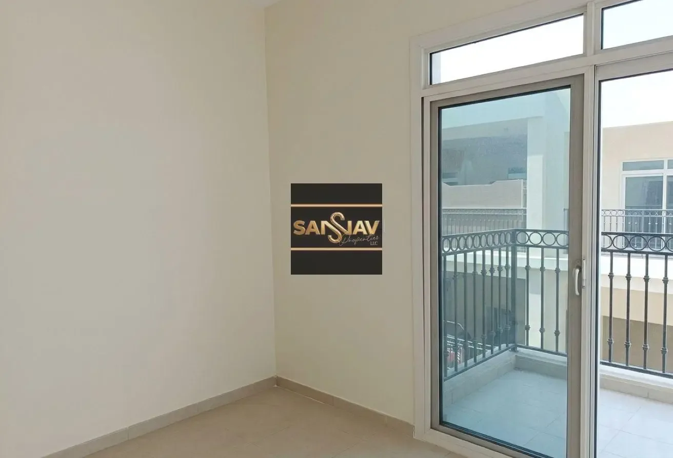 Spacious Studio in May Residence